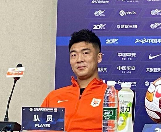 《舞会》曝剧照 梅丽尔和妮可等全明星集结唱跳 2020-10-08 日前，改编自百老汇歌舞剧的影片《舞会》曝光了数张色彩斑斓的剧照。